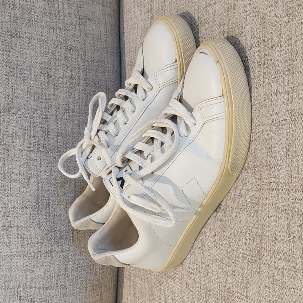 Veja Shoes•Fair Condition •White•Marks•Yellowing•Aize 38/7